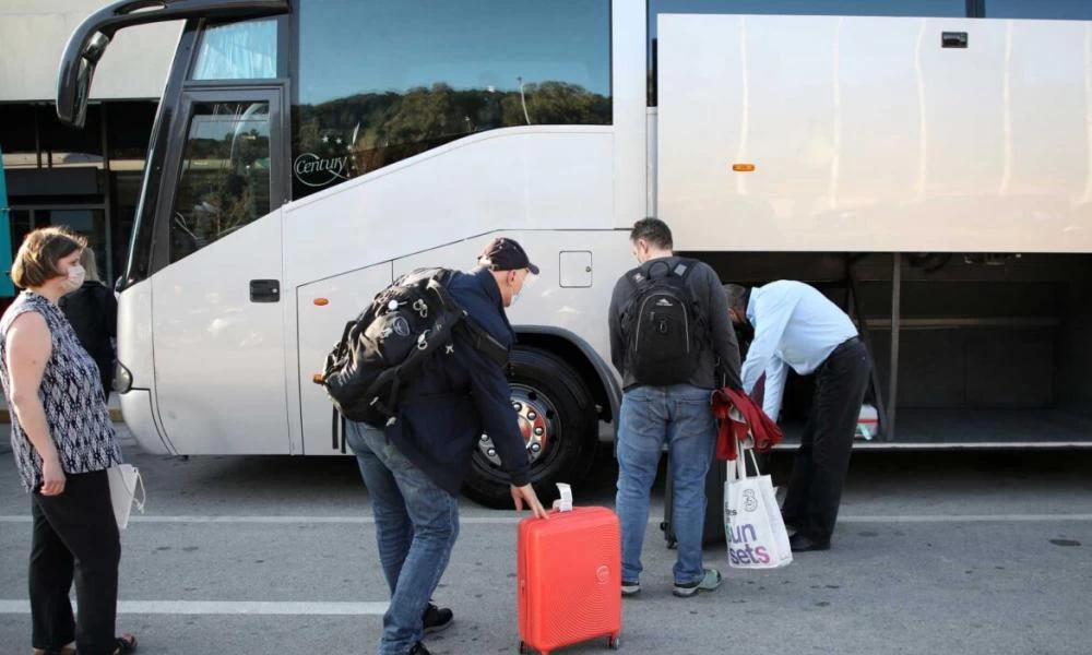 Το πείραμα της Ρόδου ολοκληρώθηκε - Αναχωρούν οι 189 Ολλανδοί τουρίστες